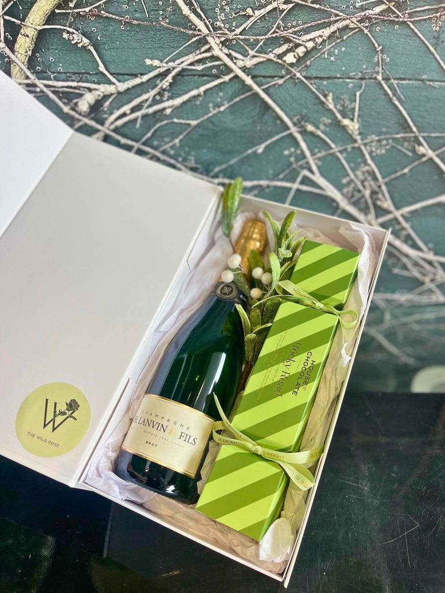 The Perfect Champagne Gift Basket-Local NZ Florist -The Wild Rose | Nationwide delivery, Free for orders over $100 | Flower Delivery Auckland