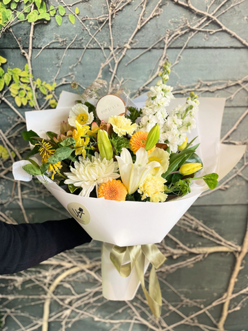 Classic Congratulations Bouquet With Free Cookie-Local NZ Florist -The Wild Rose | Nationwide delivery, Free for orders over $100 | Flower Delivery Auckland