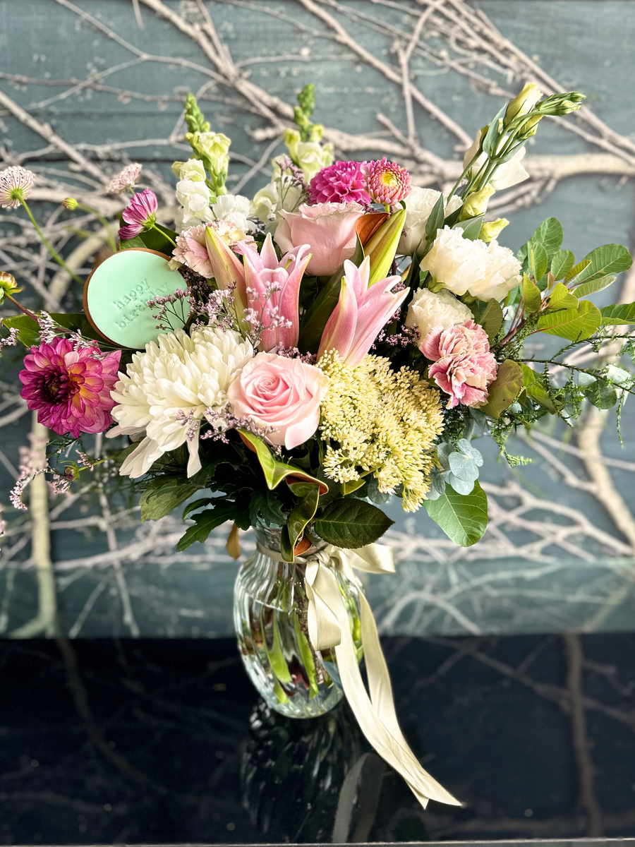 Classic Birthday Bouquet With Free Cookie-Local NZ Florist -The Wild Rose | Nationwide delivery, Free for orders over $100 | Flower Delivery Auckland