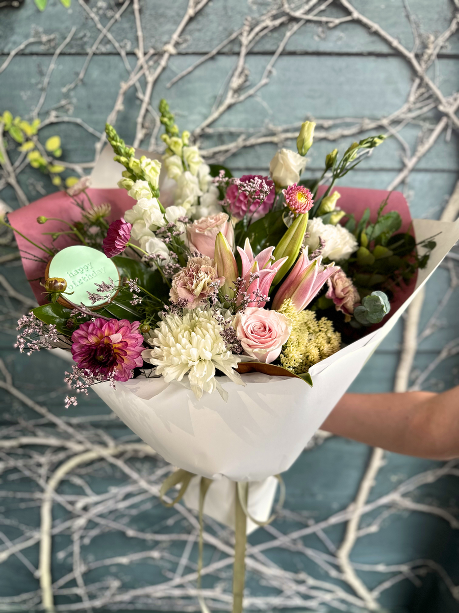 Classic Birthday Bouquet With Free Cookie-Local NZ Florist -The Wild Rose | Nationwide delivery, Free for orders over $100 | Flower Delivery Auckland