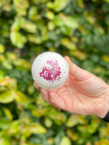 White Rose Bath Bomb-Local NZ Florist -The Wild Rose | Nationwide delivery, Free for orders over $100 | Flower Delivery Auckland